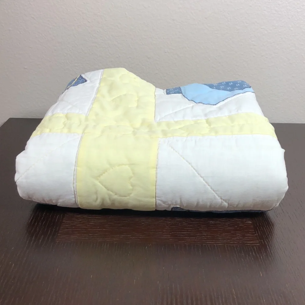 Vintage Grandma Hand Made Patchwork Sunbonnet Sue & Overall Sam Cute Crib Quilt